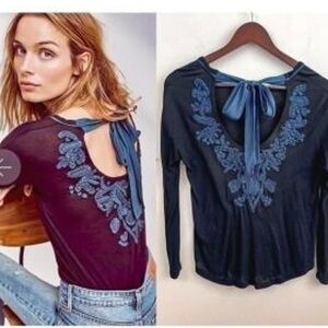 Anthropologie Akemi + Kin Back-Tie Embroidered Top Size Large